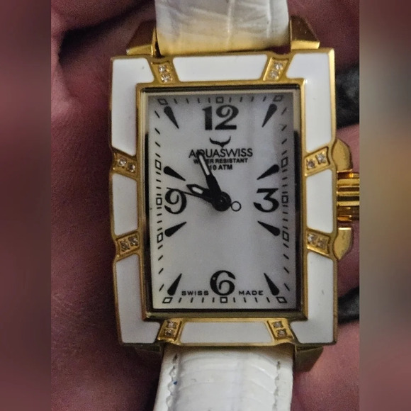 VINTAGE LADIES AQUASWISS AVALON IN GOLD AND CERAMIC WHITE - Picture 7 of 8